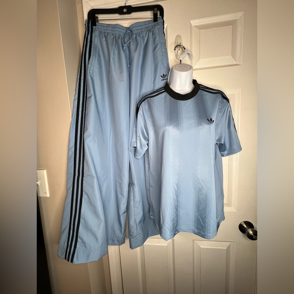NWT adidas Originals Women’s Small Firebird Oversized Track Pants & Jersey Top S - Picture 2 of 16